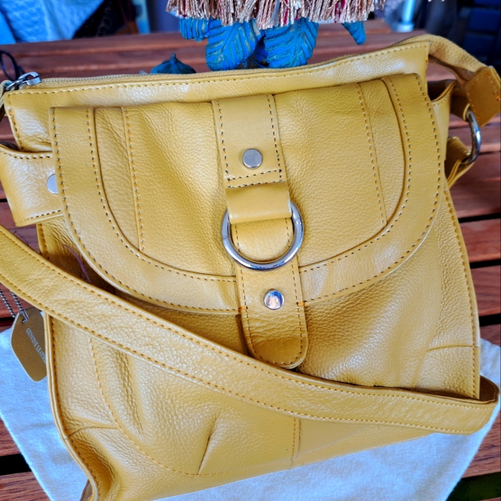 Marco Avane Shoulder Bag. Tan Yellow Leather. - Picture 2 of 15